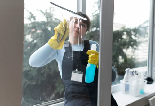 Nettoyage de vitres intérieures et extérieures à Ploemeur